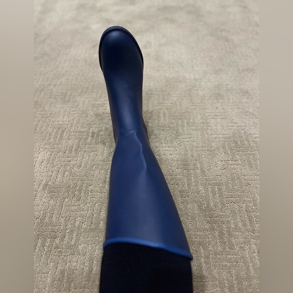 Bitten Sarah Jessica Parker Rainboots - Picture 9 of 11